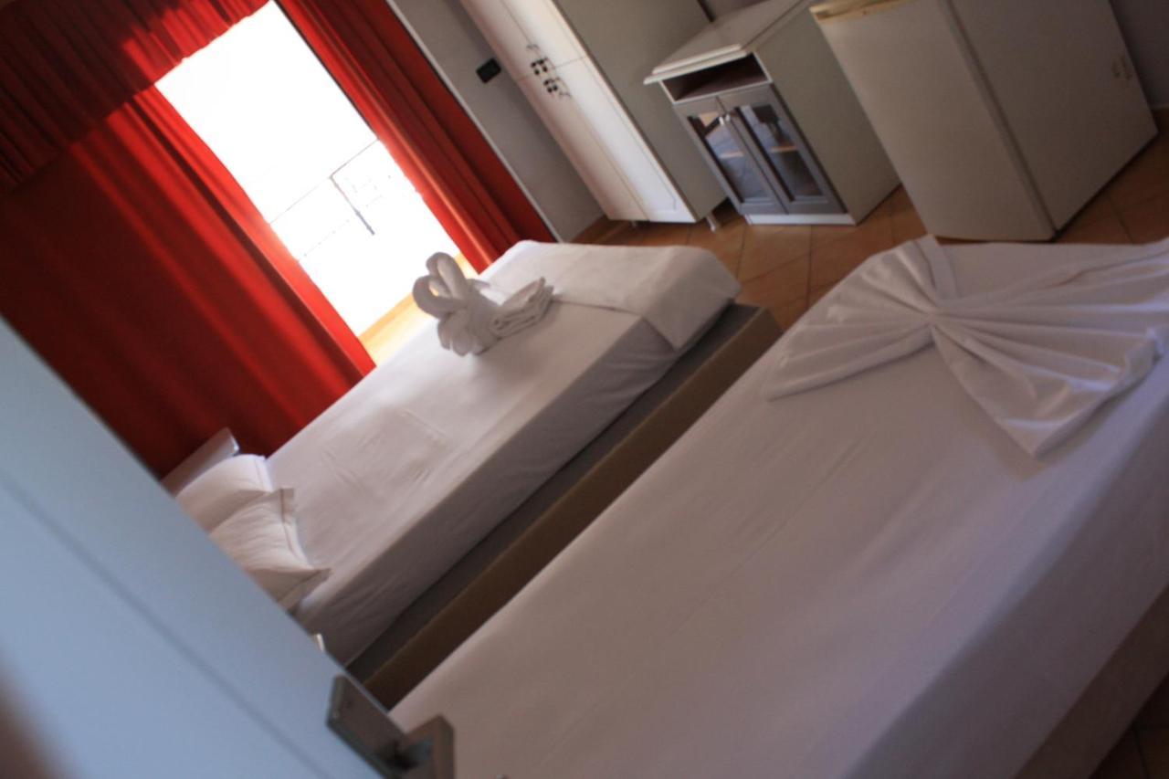 Kanina Hotel&Hostel Saranda Zewnętrze zdjęcie