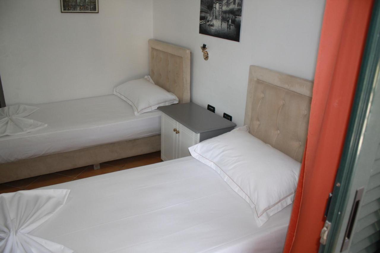 Kanina Hotel&Hostel Saranda Zewnętrze zdjęcie