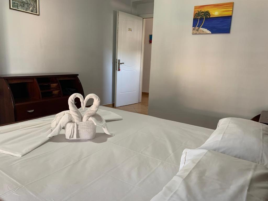 Kanina Hotel&Hostel Saranda Zewnętrze zdjęcie